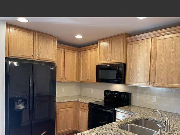 3rd image of 2932 Treloar Way