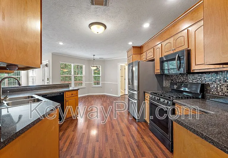 845 Prairie Ln — Photo 8