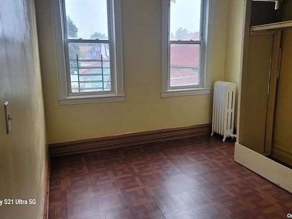 5th image of 21830 Hempstead Ave