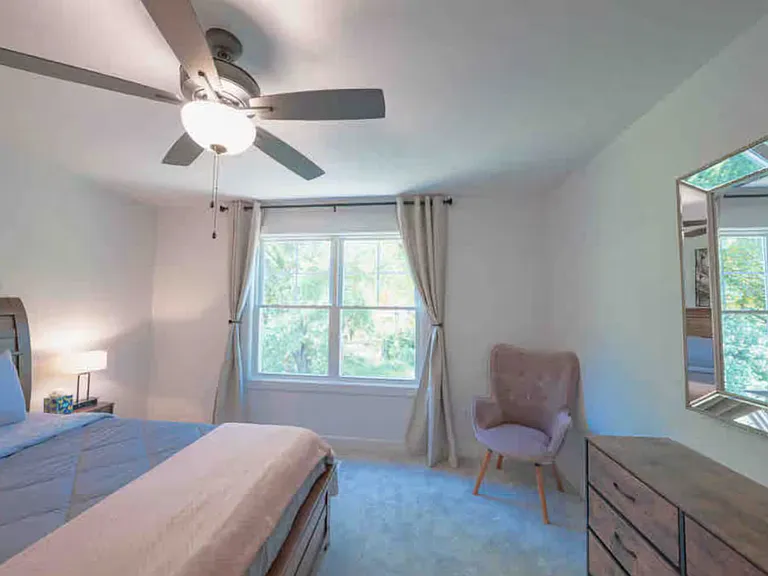 418 Moseley Dr — Photo 32