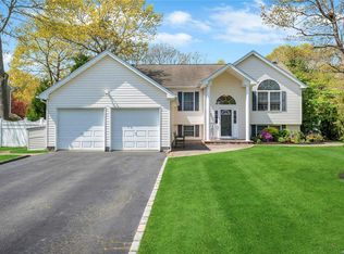 96 Washington Ave, Mastic, NY 11950