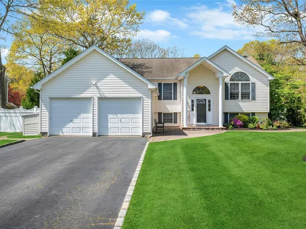 96 Washington Avenue, Mastic, NY 11950