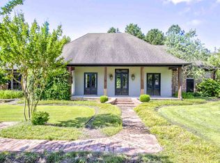 128 Summer Lake Dr, Ridgeland, MS 39157