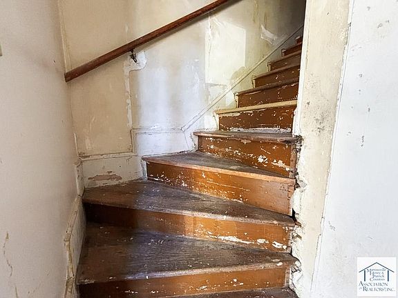 4th image of 845 Hundley St