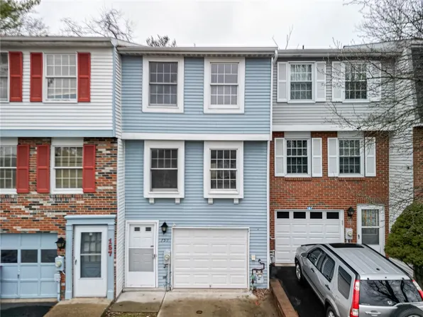 159 Ligonier Ln, New Kensington, PA 15068