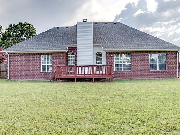 4th image of 11915 Fieldstone Dr