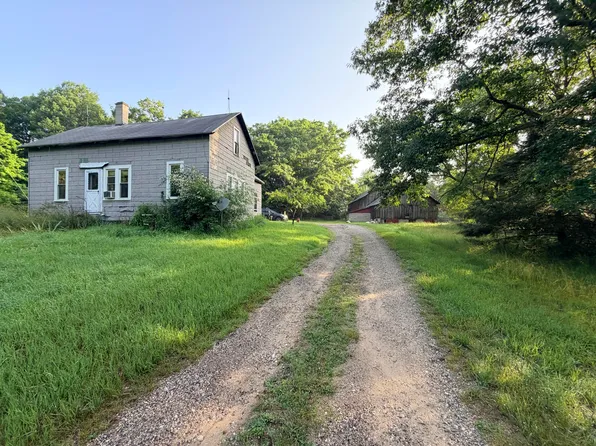 794 E Fox Farm Rd, Manistee, MI 49660
