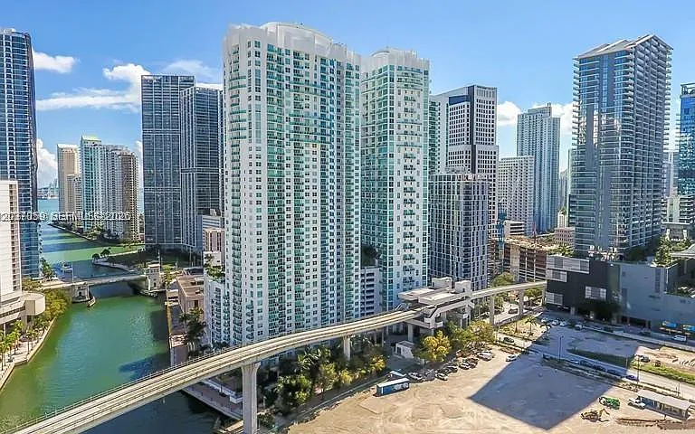 41 SE 5th St #1016 — Photo 19
