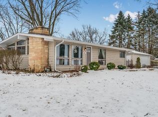 407 Hill Ave, North Aurora, IL 60542