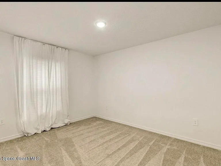 271 Wendover Rd SW — Photo 12