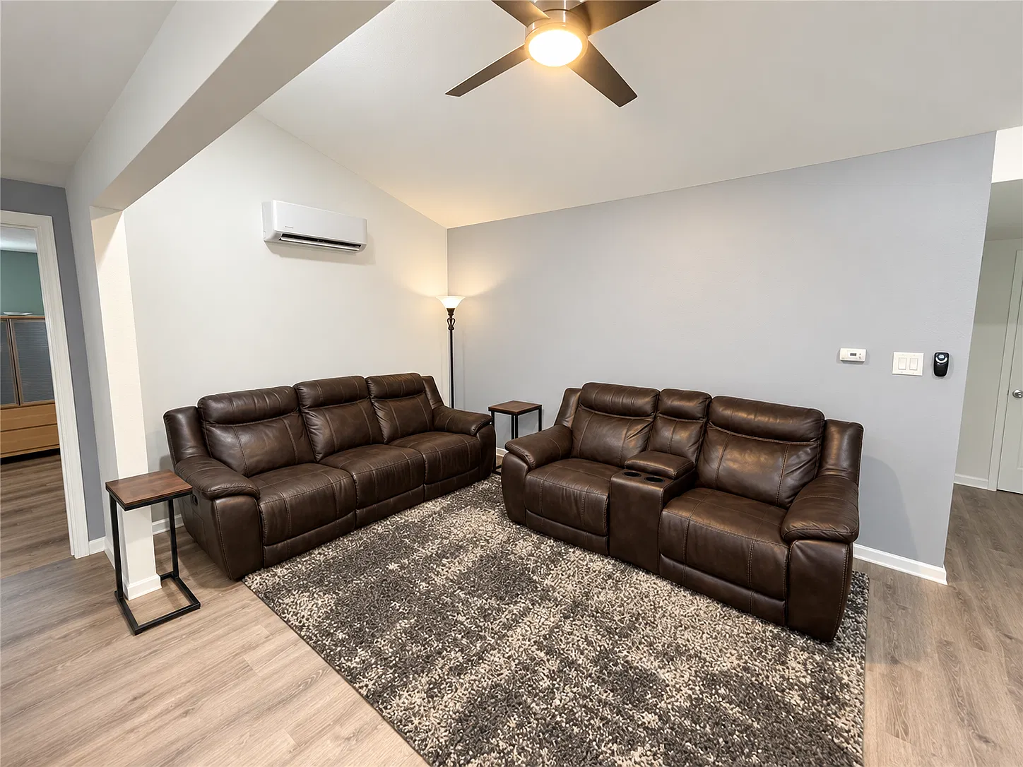 2 bed, 848 sqft, $2,300 — Photo 4