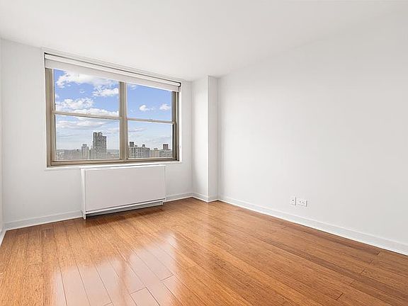 4th image of 301 E 79th St APT 36-D