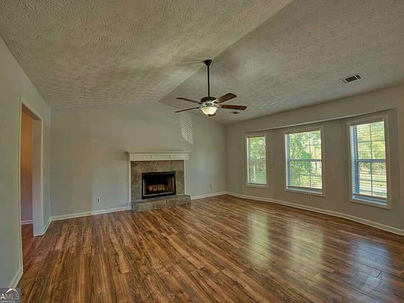 3rd image of 928 Hi Hope Rd