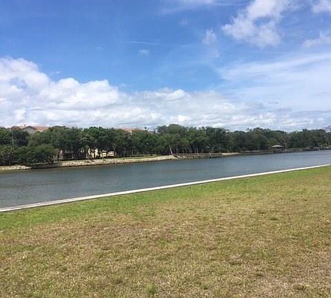 4th image of 304 Yacht Harbor Dr