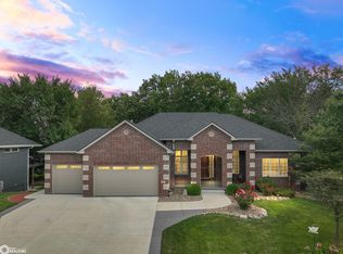 2207 SW Ridgeway Ct, Ankeny, IA 50023