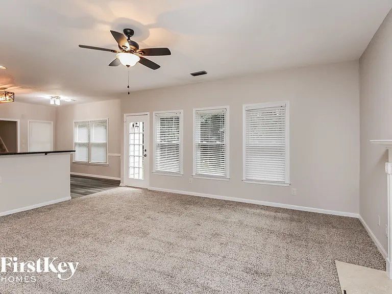 3215 Maple Terrace Dr — Photo 5