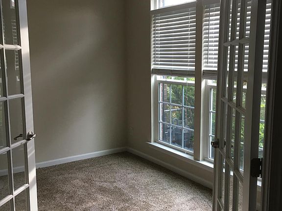 3rd image of 3915 Strolling Ln