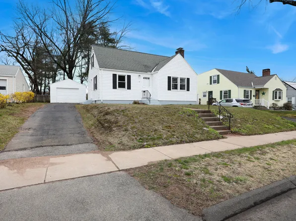 19 Crestwood Drive, Manchester, CT 06040