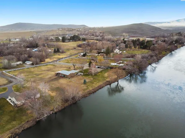 73534 N Pederson Rd, West Richland, WA 99353