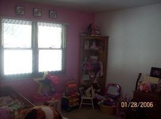 200 Julie Ln, Hampshire, IL