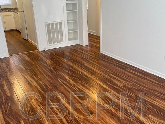 3rd image of 2422 23rd St
