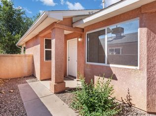 920 Somerset Meadows Dr NE, Rio Rancho, NM 87144