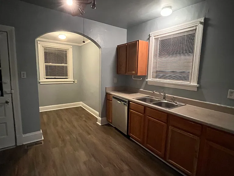 2117 Kent St — Photo 4