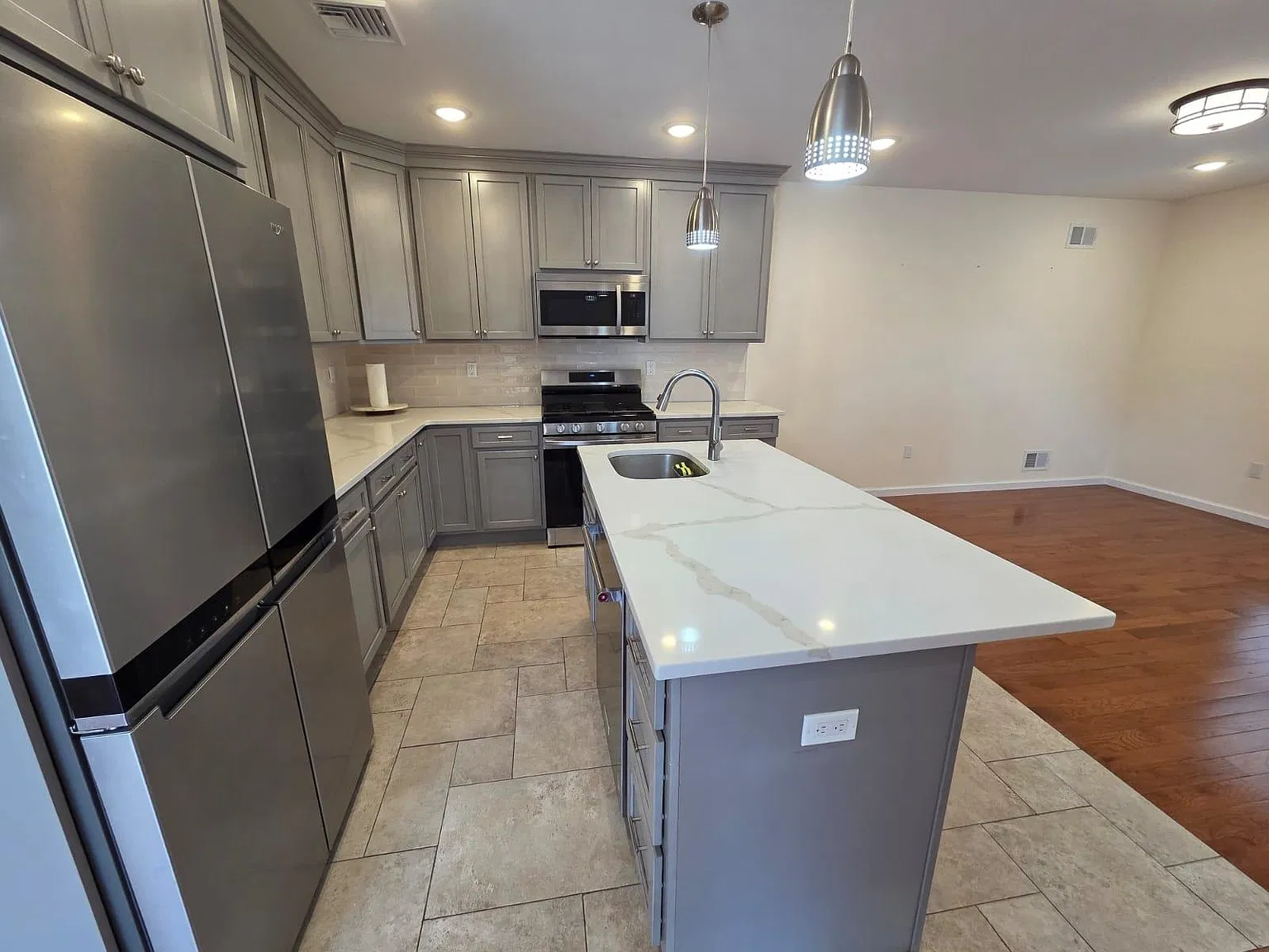 2 bed, 2.5 bath, $3,850 — Photo 3
