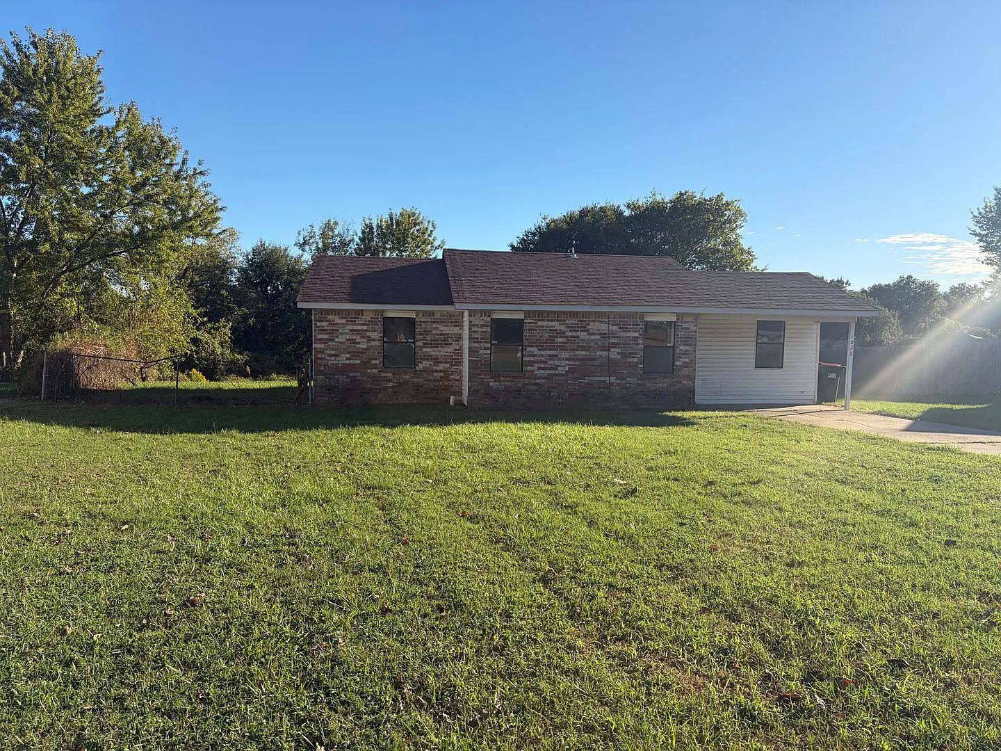 Coming Soon!! 4 Bedroom and 1 Bathroom House — Photo 2