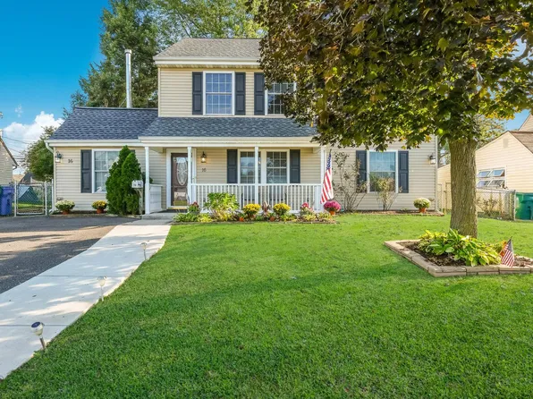 16 Micahill Rd, Levittown, PA 19056