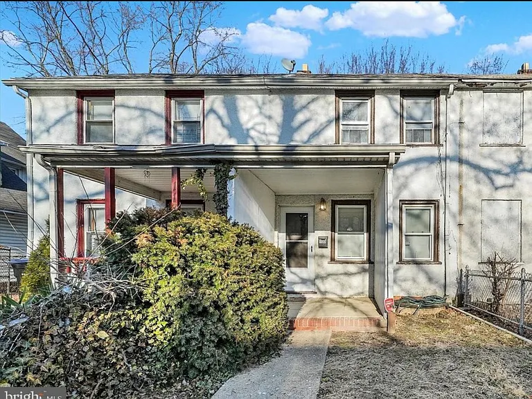 1133 Clover Ln — Photo 1