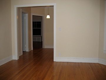 4th image of 1335 W Elmdale Ave #3