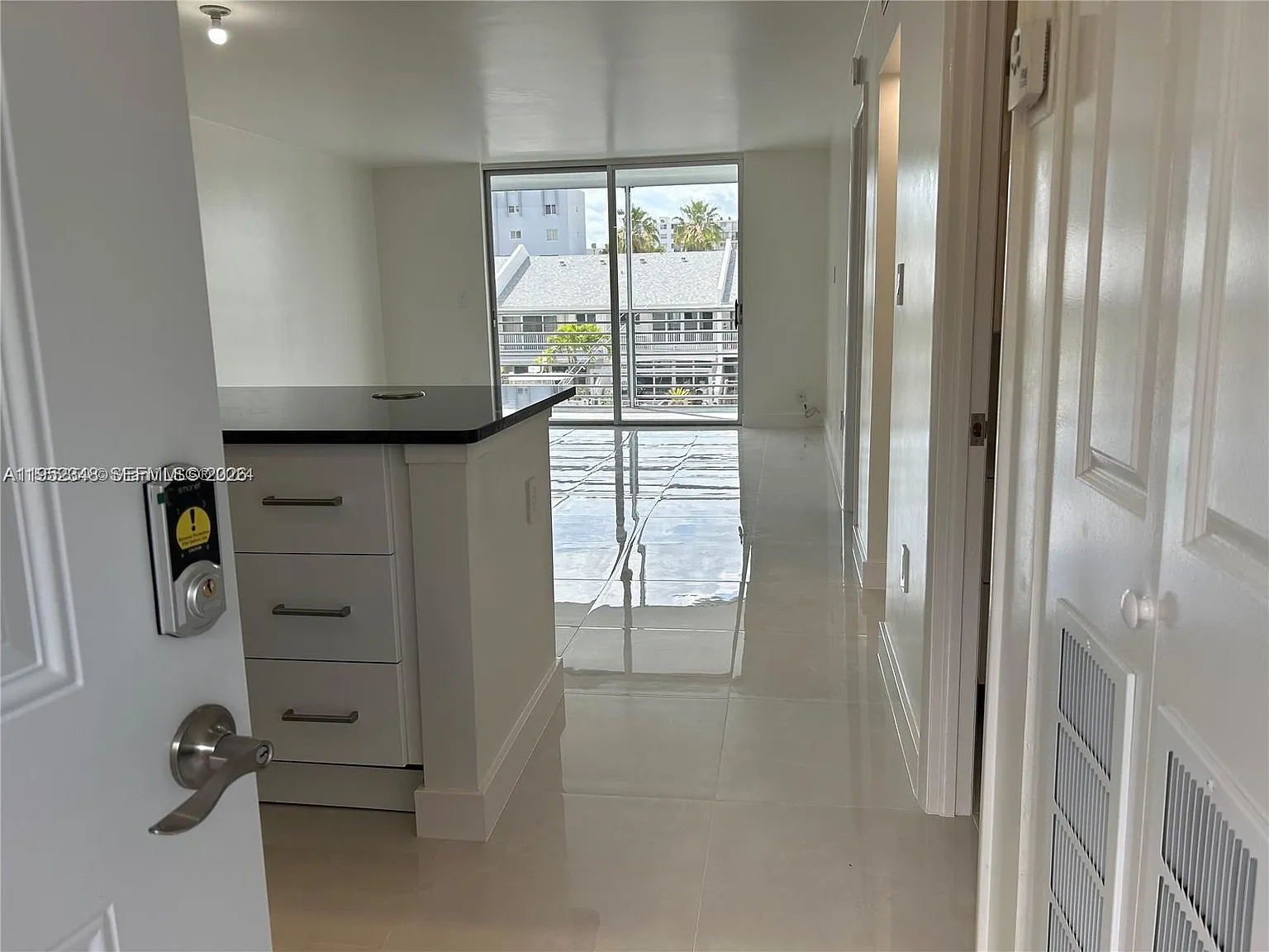 Eden Isles Condo No 6 — Photo 4