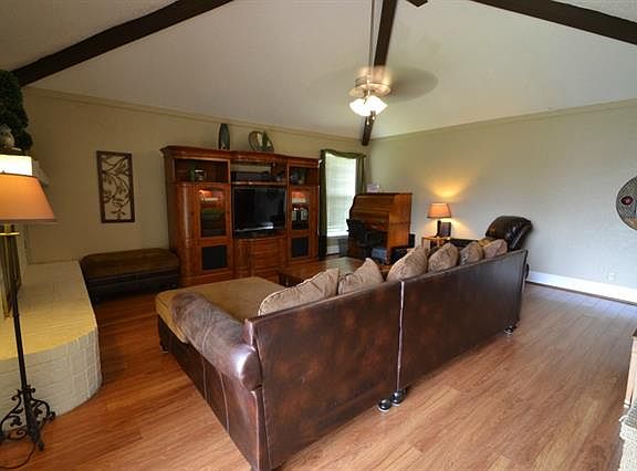 4th image of 9829 Bancroft Dr