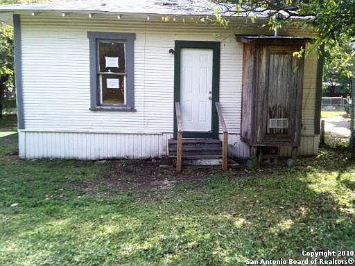 4th image of 1519 N CENTER