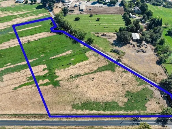 5 Morrison Rd, Oakdale, CA 95361