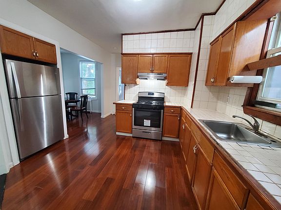 4th image of 160 Lexington Ave #2