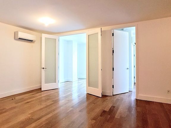 3rd image of 106 Meserole St #4L