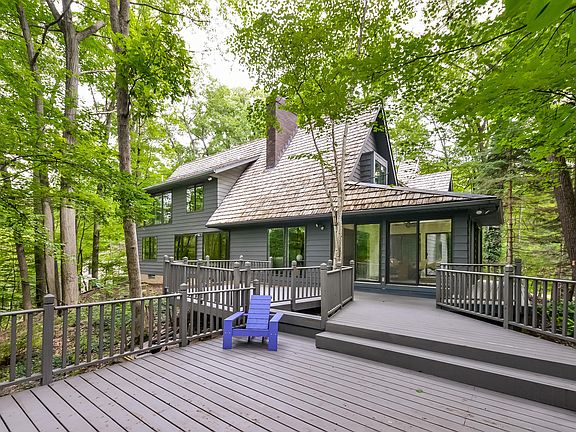 3rd image of 1631 Kitzbuhl Ct SE