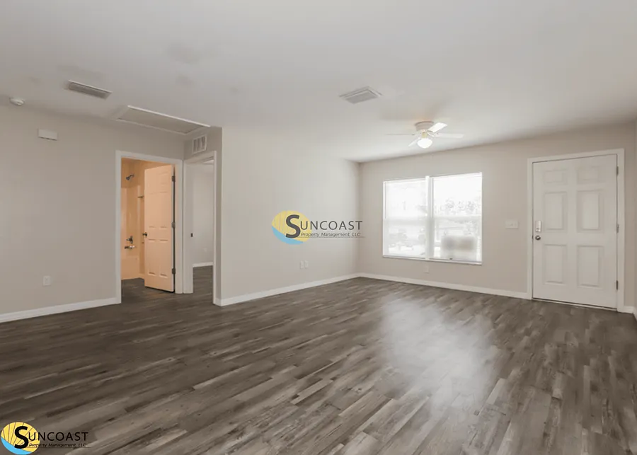 Modern 2|2 Apartment w/ Style & Comfort! — Photo 2