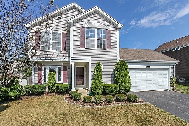 1st image of 1802 Cambridge Dr