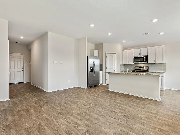 1702 Miller Ter — Photo 4