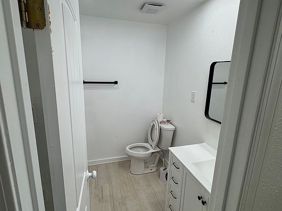 3rd image of 1003 Randa St