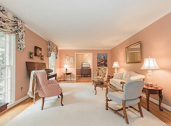 3rd image of 1826 Wandering Way Dr