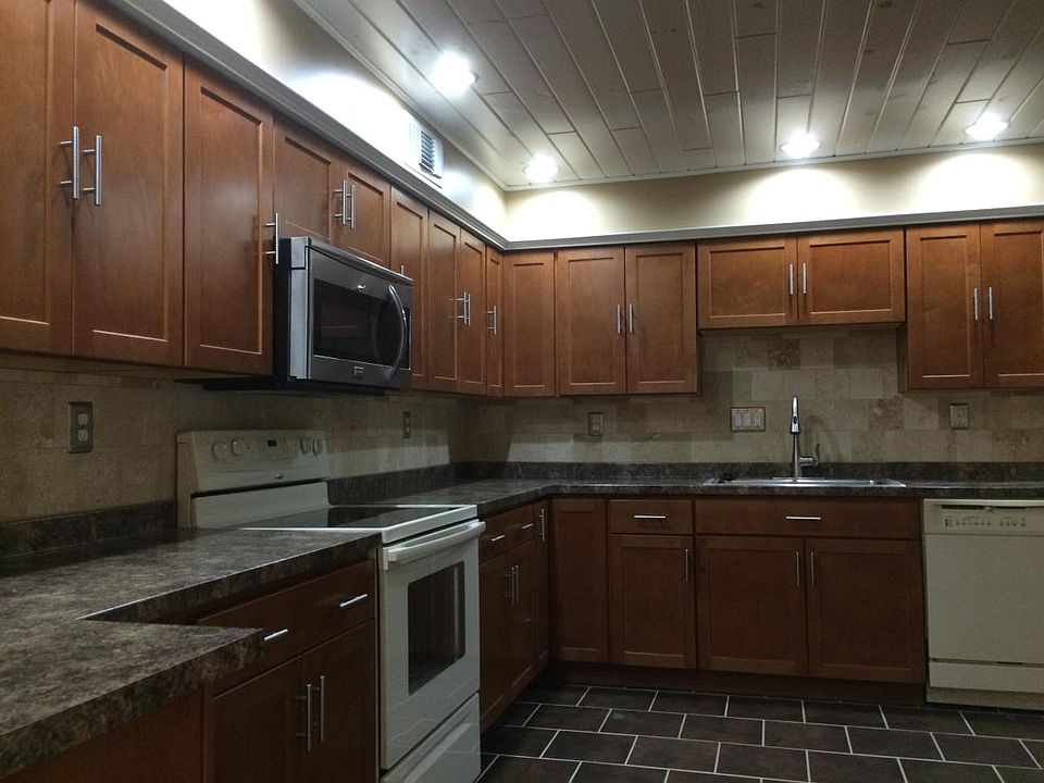 Modern Kitchen - Brand New EVERYTHING, Floor to Ceiling!