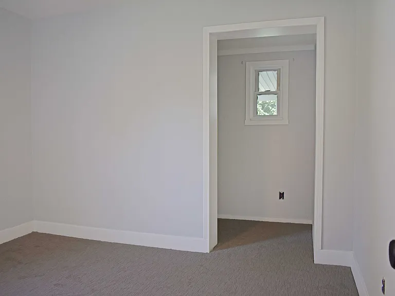 905 Burchfield Rd — Photo 21