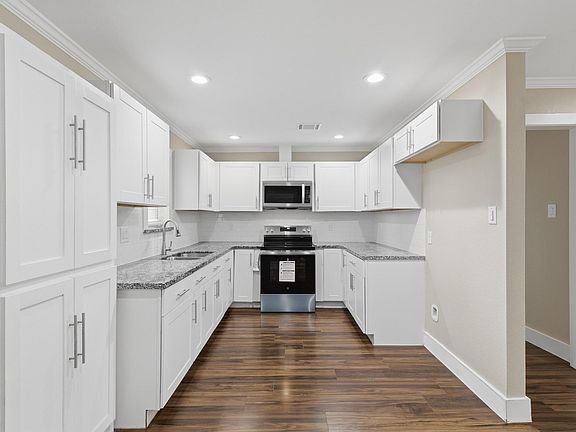 4th image of 1419 Roper St
