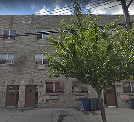 1685 Banyer Place in Soundview
