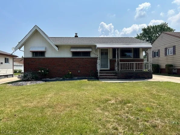 6455 Almont Dr, Brookpark, OH 44142