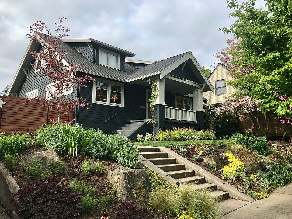 2nd image of 3620 SE Henderson St